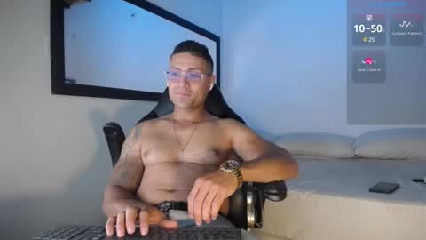 Snapshot of maxi_mux1 chatting on 09.16.25 MAXI online show from 09.16.25