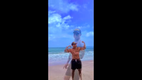 Snapshot of maxi_mux1 chatting on 11.26.25 MAXI online show from 11.26.25