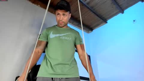 Snapshot of maxi_mux1 chatting on 11.29.25 MAXI online show from 11.29.25