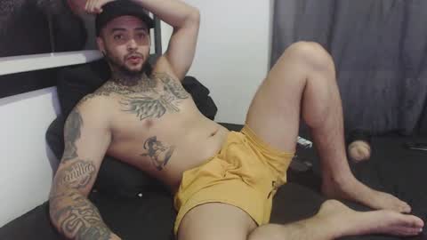 Snapshot of maxi_rogger chatting on 02.28.25 maxi rogger online show from 02.28.25