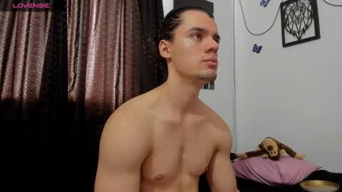 Snapshot of maxi_styles chatting on 12.10.24 Alex online show from 12.10.24