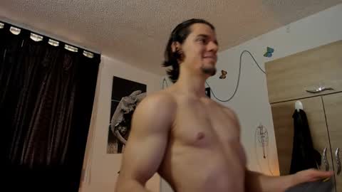 Snapshot of maxi_styles chatting on 12.20.24 Alex online show from 12.20.24