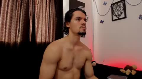 Snapshot of maxi_styles chatting on 01.06.25 Alex online show from 01.06.25