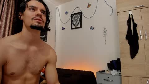 Snapshot of maxi_styles chatting on 01.09.25 Alex online show from 01.09.25