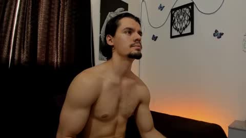 Snapshot of maxi_styles chatting on 01.10.25 Alex online show from 01.10.25