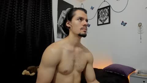 Snapshot of maxi_styles chatting on 01.12.25 Alex online show from 01.12.25