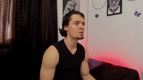 Snapshot of maxi_styles chatting on 01.22.25 Alex online show from 01.22.25