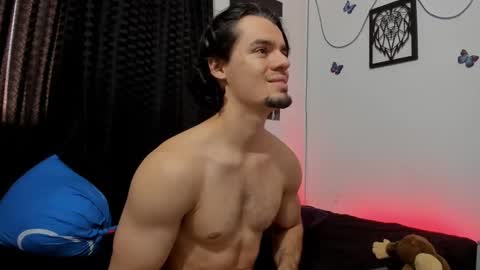 Snapshot of maxi_styles chatting on 01.24.25 Alex online show from 01.24.25