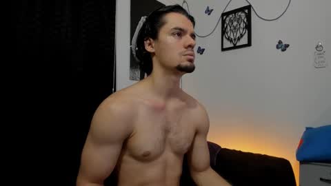 Snapshot of maxi_styles chatting on 01.31.25 Alex online show from 01.31.25