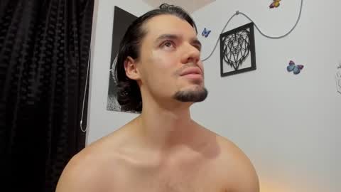 Snapshot of maxi_styles chatting on 01.31.25 Alex online show from 01.31.25