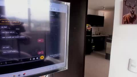 Snapshot of maxi_styles chatting on 02.23.25 Alex online show from 02.23.25