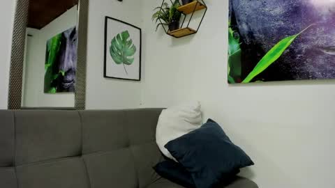 Snapshot of maxi_styles chatting on 02.28.26 Alex online show from 02.28.26