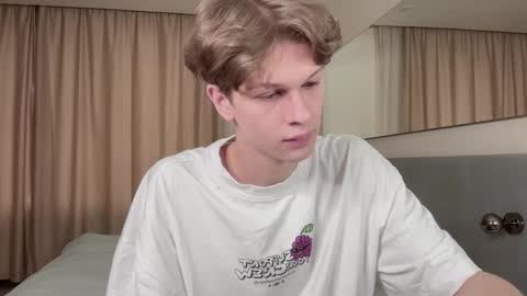 Snapshot of maxim_burn chatting on 03.11.25 maxim burn online show from 03.11.25