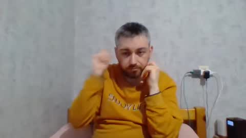 Snapshot of maximefrxx chatting on 02.04.25 Maxime online show from 02.04.25