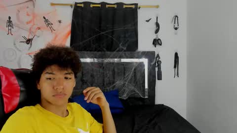 Maximiliano online show from 11.01.25