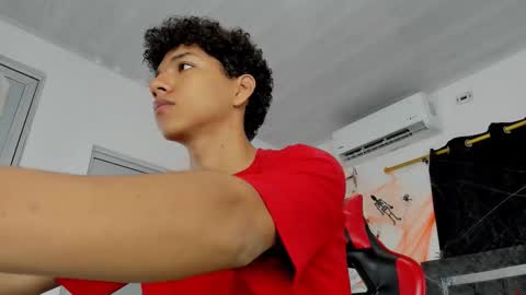 Maximiliano online show from 11.02.25