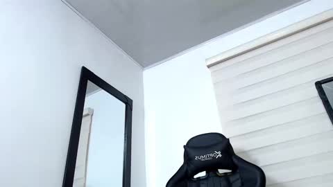 Maximo Sebastian online show from 02.20.25