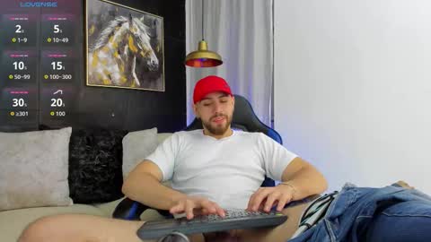 Snapshot of maximo_wolf1 chatting on 10.28.25 Maximo Wolf online show from 10.28.25