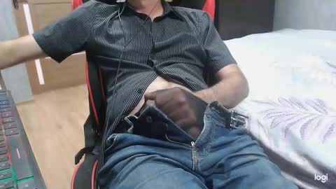 Snapshot of maximus3334 chatting on 09.19.25 maximus3334 online show from 09.19.25