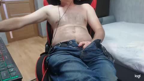 Snapshot of maximus3334 chatting on 09.23.25 maximus3334 online show from 09.23.25