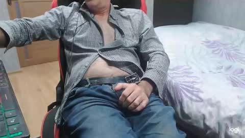 Snapshot of maximus3334 chatting on 10.02.25 maximus3334 online show from 10.02.25