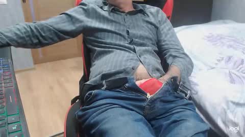 Snapshot of maximus3334 chatting on 10.15.25 maximus3334 online show from 10.15.25