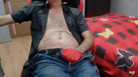 Snapshot of maximus3334 chatting on 10.17.25 maximus3334 online show from 10.17.25