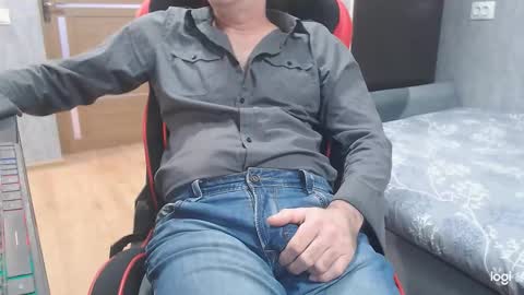 Snapshot of maximus3334 chatting on 11.07.25 maximus3334 online show from 11.07.25