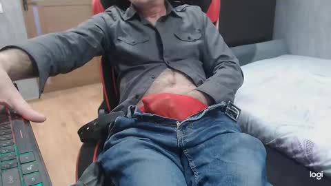 Snapshot of maximus3334 chatting on 11.26.25 maximus3334 online show from 11.26.25