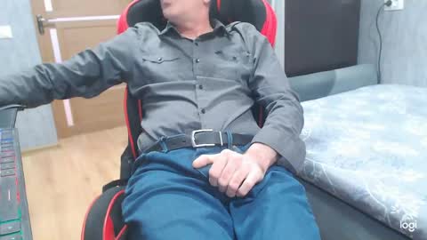 maximus3334 online show from 04.10.26