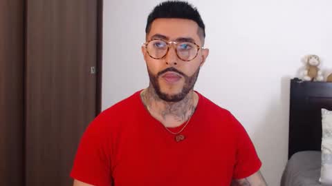 Snapshot of maximus_golden chatting on 12.16.24 Independent Model online show from 12.16.24