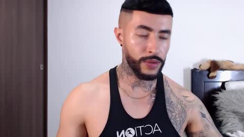 Snapshot of maximus_golden chatting on 02.19.25 Independent Model online show from 02.19.25