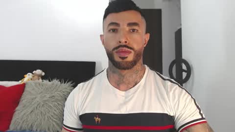 Independent Model online show from 05.13.26