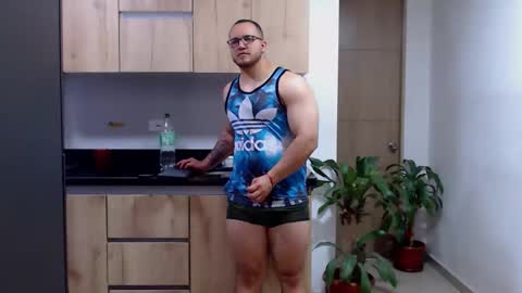 Snapshot of maximussantorini chatting on 02.11.26 maximus online show from 02.11.26