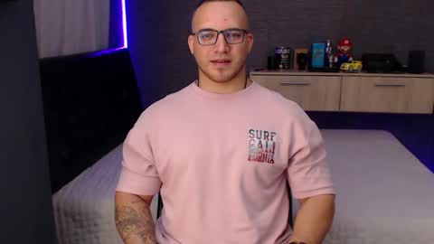 Snapshot of maximussantorini chatting on 04.01.26 maximus online show from 04.01.26