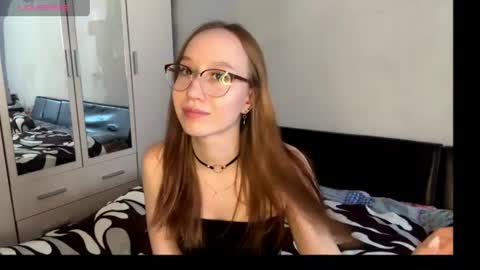 Snapshot of maxine_x chatting on 07.04.26 Max online show from 07.04.26