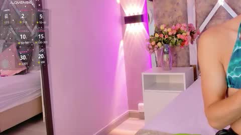 Maxi Rogers online show from 11.28.25