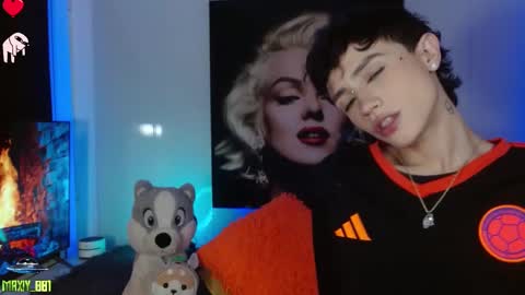 Snapshot of maxiy_001 chatting on 01.12.25 Max online show from 01.12.25