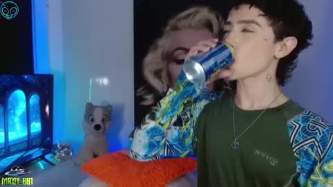 Snapshot of maxiy_001 chatting on 09.24.25 Max online show from 09.24.25