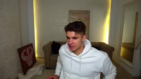 Snapshot of maxkaiden chatting on 09.30.25 MaxKaiden online show from 09.30.25