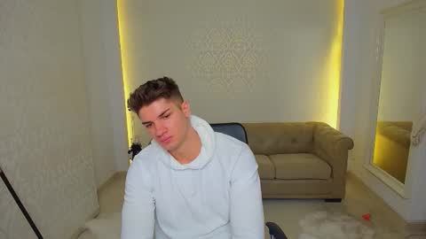 Snapshot of maxkaiden chatting on 11.05.25 MaxKaiden online show from 11.05.25