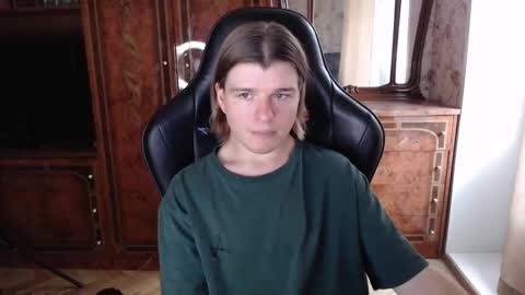 Max online show from 10.10.25