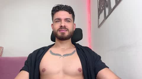 Snapshot of maxtowers chatting on 01.05.25 Maxi online show from 01.05.25