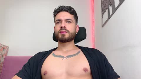 Snapshot of maxtowers chatting on 01.05.25 Maxi online show from 01.05.25