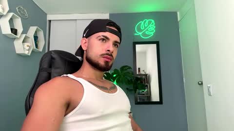 Snapshot of maxtowers chatting on 10.14.25 Maxi online show from 10.14.25