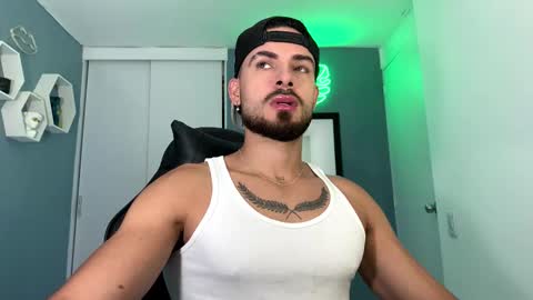 Snapshot of maxtowers chatting on 10.16.25 Maxi online show from 10.16.25