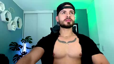 Snapshot of maxtowers chatting on 11.13.25 Maxi online show from 11.13.25