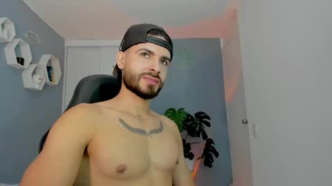 Snapshot of maxtowers chatting on 02.15.26 Maxi online show from 02.15.26