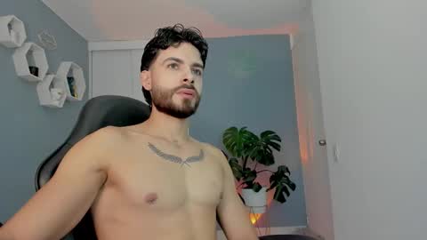 Snapshot of maxtowers chatting on 02.18.26 Maxi online show from 02.18.26