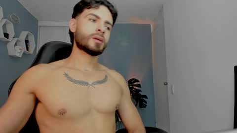 Snapshot of maxtowers chatting on 03.12.26 Maxi online show from 03.12.26